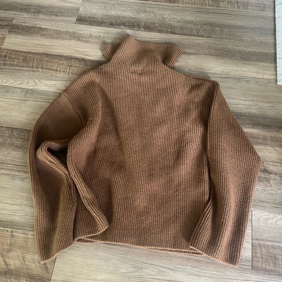 H&M Ribbed Oversized Sweater - Picture 5 of 6